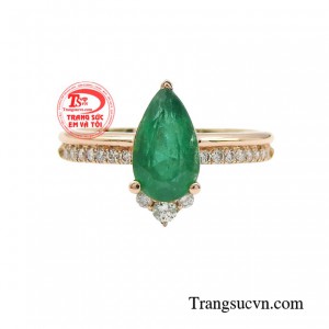 Chính vì thế, khi diện nhẫn nữ emerald giúp bạn nhận ra được những giá trị của riêng mình.