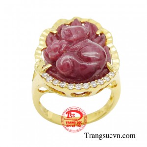 Nhẫn nữ hồ ly còn được xem là lá bùa may mắn cho những người đang đi tìm kiếm một nửa đích thực của mình và là vũ khí bảo hộ cho các cặp đôi đứng vững trước sóng gió trong tình yêu.