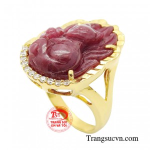 Nhẫn nữ hồ ly giúp chủ nhân luôn tích cực, sống nhẹ nhàng vui tươi, mang lại sự may mắn vượt bật về tình cảm, giữ gìn hạnh phúc lứa đôi. 