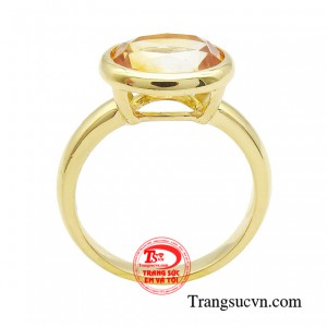 Thạch anh vàng có màu sắc và kiểu dáng độc đáo, tinh tế và sang trọng. 