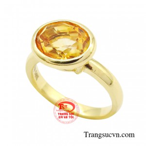 Đặc biệt nhẫn thạch anh vàng được coi là một trong những loại trang sức phong thủy mang lại nhiều lợi ích cho người sử dụng.