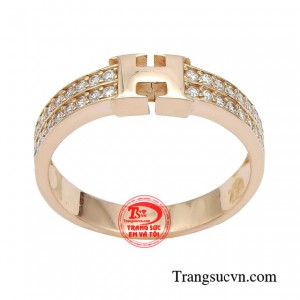 Không chỉ là một món trang sức thuần túy tô điểm thêm phần xinh đẹp và thu hút