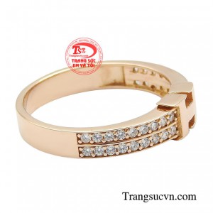 Chiếc nhẫn còn giúp phái nữ sẽ thể hiện được hết những khí chất, vẻ đẹp và thần thái bên trong của mình.