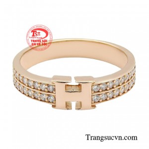 Phong cách riêng biệt từ món phụ kiện trang sức mang lại chính là cứu cánh cho mọi phái nữ, khẳng định được đẳng cấp, phong thái riêng biệt của mình.