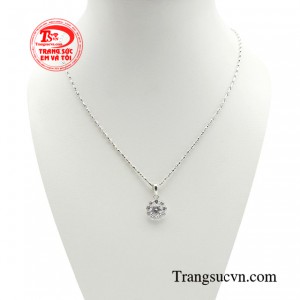 Bộ dây chuyền duyên dáng thời thượng dù kết hợp cùng trang phục trẻ trung, cá tính hay dịu dàng, nữ tính