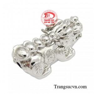 Vì vậy nó trở thành biểu tượng để giữ gìn của cải sung túc, xua đuổi tà ma và những điều đen đủi.