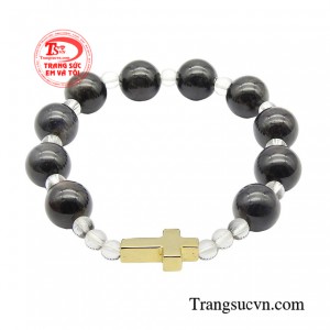 Chuỗi mân côi charm vàng thánh giá không chỉ thể hiện là phương thức dùng để cầu nguyện, mà còn là một cuốn sách Tin Mừng thiêng liêng. 