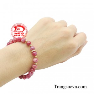 Khi nhìn sẽ cảm nhận được sự cuốn hút đến kỳ lạ.