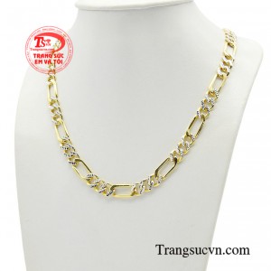 Chiếc dây chuyền thiết kế theo phong cách giản đơn nhưng vẫn mang nét cá tính của phái mạnh. 