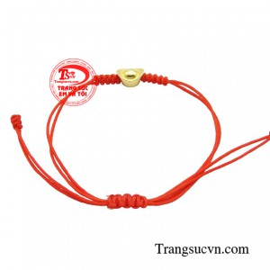 Nếu bạn đang tìm kiếm một món quà độc đáo và ý nghĩa để dành tặng cho người thân yêu, hãy chọn ngay dây tết charm đĩnh vàng này. 