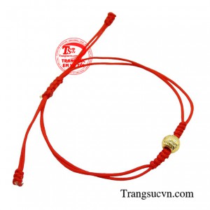 Với chất liệu vàng 24k cao cấp và thiết kế độc đáo, dây tết charm vàng sẽ mang đến cho bạn sự tự tin và rực rỡ trong từng bước đi. 