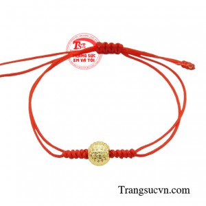 Dây tết charm vàng tài lộc được chế tác hoàn toàn từ vàng 24k có độ tinh khiết 99,90%. 