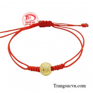 Dây tết charm vàng sẽ giúp bạn cân bằng tâm trạng và duy trì sức khỏe tốt. 