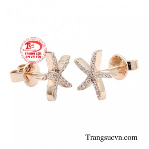 Ngoài ra, với kiểu dáng đơn giản các chị em có thể dễ dàng kết hợp với những món đồ phụ kiện và trang phục khác nhau, mang đến cho bản thân thật nhiều màu sắc cuộc sống. 