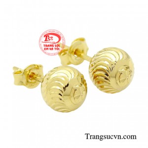 Đôi hoa tai sẽ là vũ khí bí mật giúp phụ nữ hoàn hảo hơn trong mắt người đối diện. 