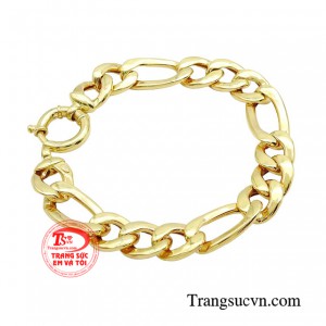 Một chiếc lắc tay nam to bản sẽ khiến phái mạnh có một ngoại hình nam tính, nổi bật hơn. 