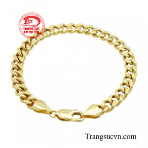 Đeo lắc tay có thể tạo ra sự tự tin và thúc đẩy tinh thần. 