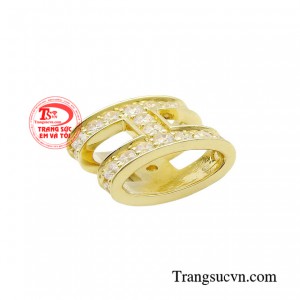 Nếu là người yêu thích trang sức chắc chắn bạn sẽ không thể bỏ qua mẫu thiết kế tuyệt tác đỉnh cao này. 