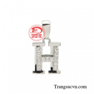 Mặt dây phái đẹp thời thượng với vẻ đẹp trang nhã cùng đường nét thiết kế tinh tế