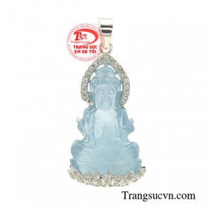 Mặt dây quan âm vượng khí được chế tác từ đá Aquamarine dành cho người mệnh Thủy, Mộc.