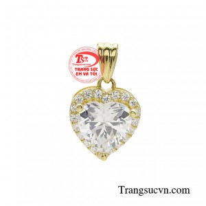 Mặt dây trái tim khát vọng đầy tinh tế và mang đậm phong cách nữ tính của phái đẹp.