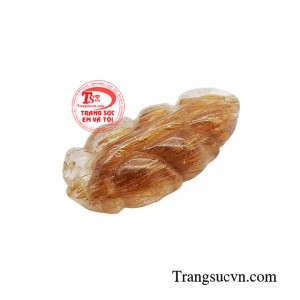 Khi đi giao dịch, đàm phán hãy đeo thạch anh tóc, bởi chúng có tác dụng mang lại may mắn, cơ hội tốt.