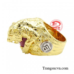 Sản phẩm đặc biệt sử dụng đá ruby để có thể phát huy được tối đa công năng thu hút năng lượng tích cực nhằm mục đích đem lại may mắn, thành công, xua đuổi những điều xui rủi trong cuộc sống.