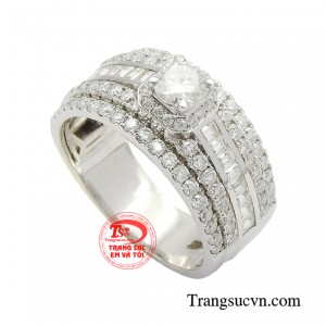 Nhẫn quý ông lịch thiệp dường như là phụ kiện trang sức thay lời khẳng định đẳng cấp của phái mạnh.