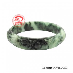 Ngoài ra, vòng đá cẩm thạch còn có tác dụng đặc biệt đối với sức khỏe của người đeo. 