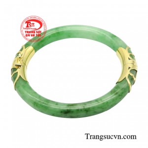 Không chỉ là món trang sức tôn lên vẻ đẹp quyền quý, sang trọng mà còn mang đến ý nghĩa bảo vệ sức khỏe, thu hút tài lộc, may mắn cực kỳ tốt. 