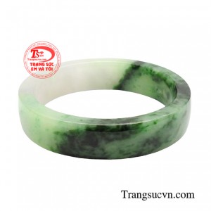 Vòng ngọc cẩm thạch vượng khí mang đến nguồn năng lượng tràn đầy