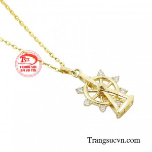 Khi đeo bộ dây chuyền đu quay, bạn sẽ nhớ về những khoảnh khắc hạnh phúc, vui vẻ trong cuộc sống.