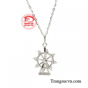 Bộ dây chuyền đu quay cũng mang ý nghĩa biểu tượng của sự tự do và ước mơ. 