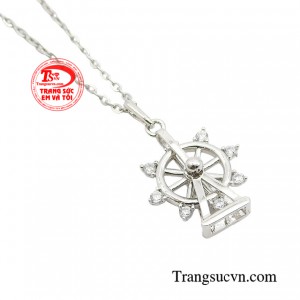 Món quà này như một lời chúc cho những người phụ nữ thân yêu luôn được tự do, phóng khoáng và đạt được những ước mơ hoài bão của mình.