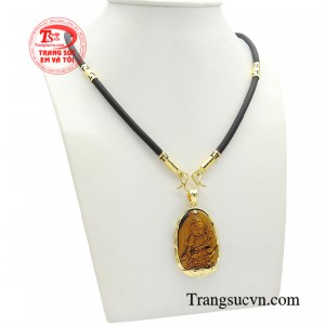 Bởi thế, đeo Phật bản mệnh để được dẫn lối hướng đến cuộc sống tốt đẹp, để mong cho bản thân mình được bình an trên mọi nẻo đường và sự nghiệp công danh thăng tiến rộng mở.