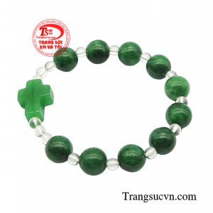 Chuỗi mân côi sử dụng chất liệu ngọc cẩm thạch được coi là một biểu tượng của may mắn và tài lộc trong phong thủy