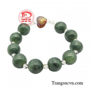 Chuỗi mân côi đeo tay như vật bất ly thân của người công giáo để nhắc nhở ta tuân theo thánh ý Chúa.