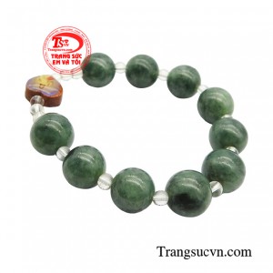 Mỗi bài kinh, ta lần một hạt chuỗi mân côi, như tiến một bước trên đường đời, giúp ta đến gần Chúa Giêsu hơn.