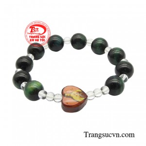 Chuỗi mân côi thạch anh may mắn là một vật phẩm tâm linh quan trọng đối với những người theo đạo Công giáo.