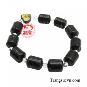 Ngoài ra, chuỗi mân côi còn giúp người đeo vén mở một lối nhìn thấu đáo hơn về cuộc sống. 