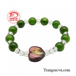 Chuỗi mân côi trẻ em nephrite chính là biểu tượng cho tình yêu thương vô vàn, là phép lành mà Chúa ban tặng và chào đón các con đến với cuộc đời này. 