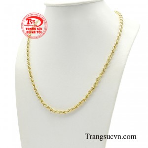 Các tín đồ phái mạnh yêu thích và ưa chuộng trang sức, đặc biệt là dây chuyền nam để tạo nên hình ảnh của nam giới thêm phần bảnh bao, lịch lãm, mạnh mẽ.