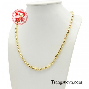 Đây là món trang sức giúp cho cánh mày râu tạo thêm sự thu hút với người xung quanh, thể hiện phong độ, sự nam tính và tự tin cũng như hoàn thiện ngoại hình của một quý ông. 