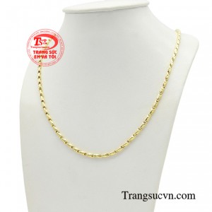 Và là món trang sức cần thiết để khẳng định phong cách bản thân.