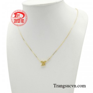 Sản phẩm không chỉ thu hút bởi sự tươi mới, mà còn giúp nàng dễ dàng phối kết cùng nhiều loại trang phục khác nhau. 