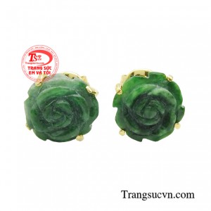 Hoa tai cẩm thạch phú quý mang một nét đẹp kiêu sa giúp tôn lên vẻ đẹp quý phái của người phụ nữ. 