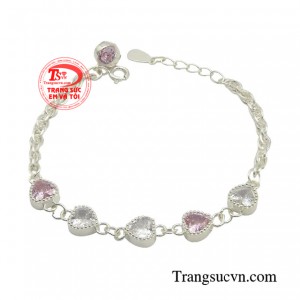 Lắc bạc trái tim mộng mơ với thiết kế đơn giản nhưng tinh xảo