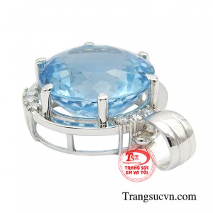 Topaz không chỉ góp phần tôn lên vẻ đẹp của người đeo.