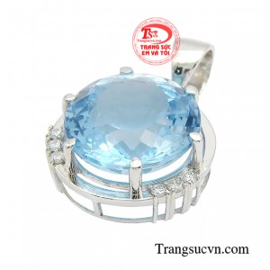 Mặt dây topaz giúp người đeo tự tin hơn, gạt bỏ các nghi ngờ về bản thân từ đó thăng tiến và thành công trong công việc. 