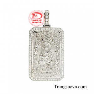 Mặt dây kim cương bình an chạm khắc Phật Bất Động Minh Vương ngồi trên đài sen đá.